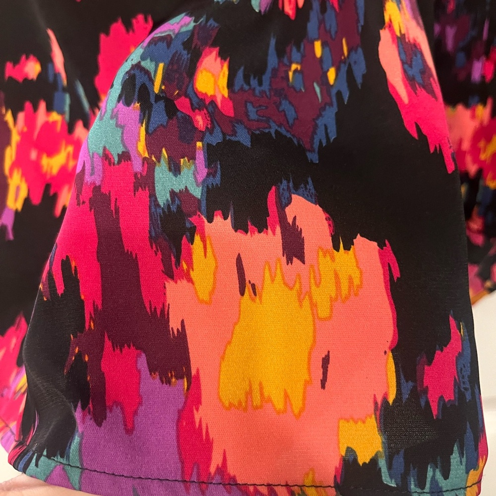Entro Multicolor Abstract Blouse - Picture 6 of 7